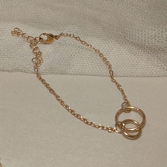 Gold Loops Set! - Picture 4 of 8